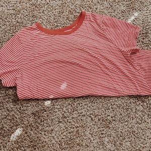 OLD NAVY STRIPED T-SHIRT